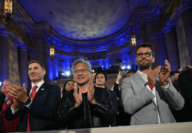 What Does It Mean When Two Fierce Rivals Link Arms Behind a President?